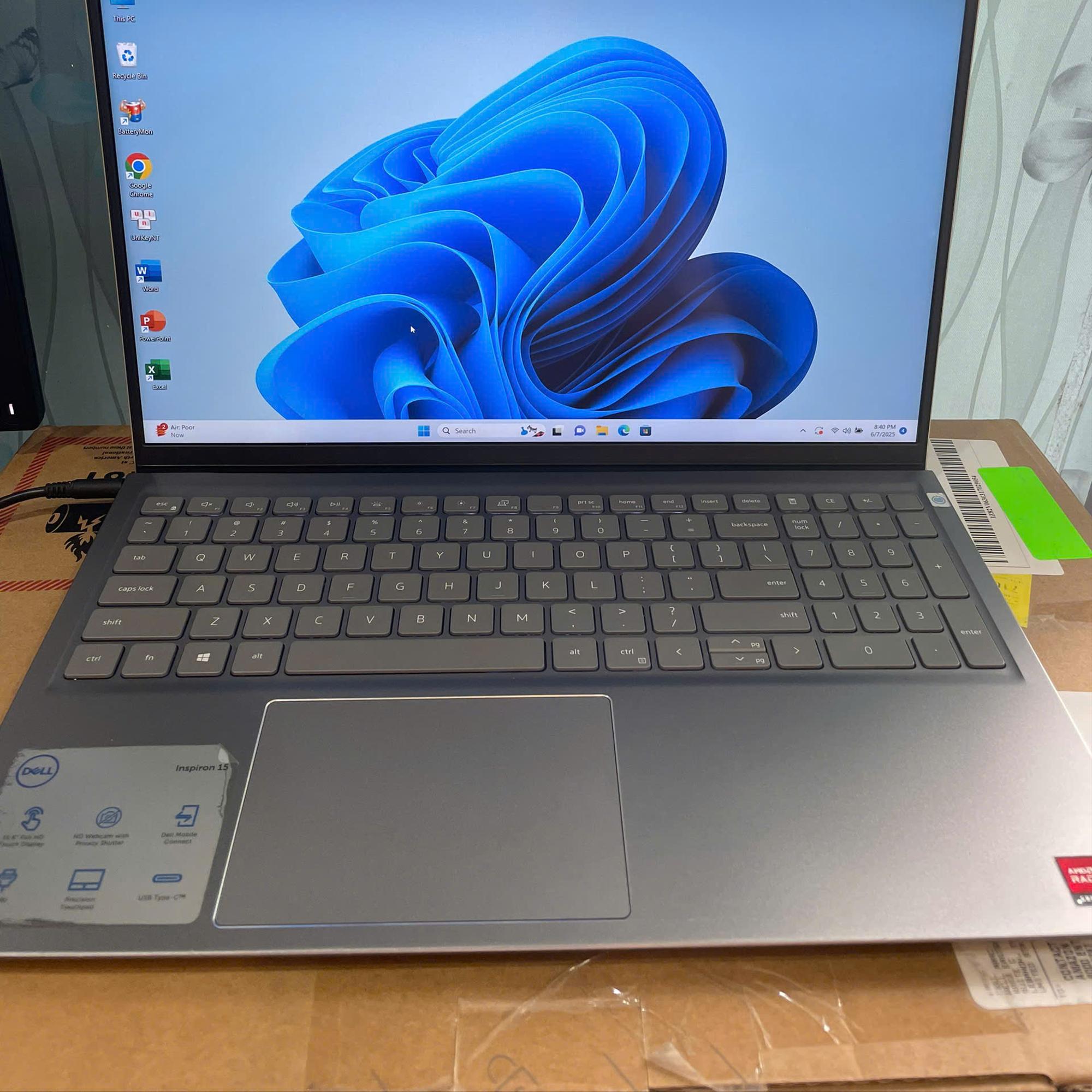 DELL INSPIRON 5515 RYZEN 5 5500U RAM 16GB 256GB SSD MÀN 15.6INCH FHD CÓ CẢM ỨNG-duoc-ban-tai-Vi Tính Kim Trân