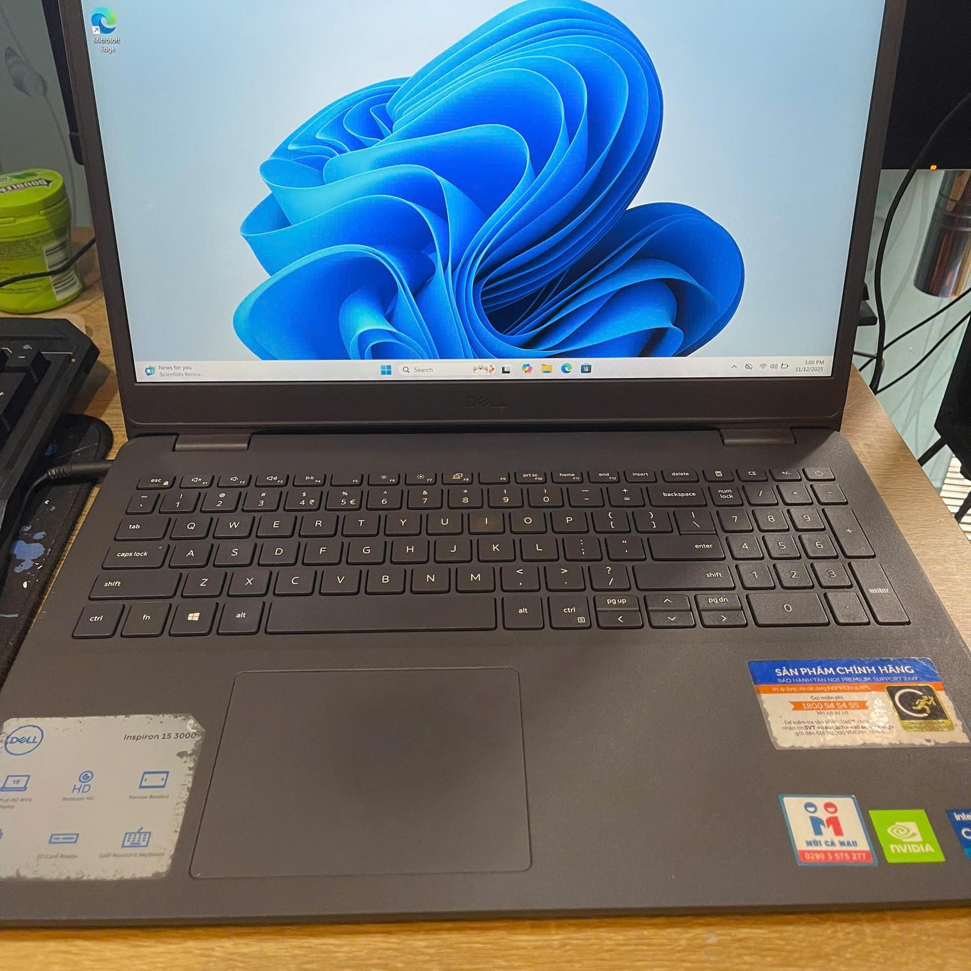 Dell i5 11th Ram 8GB Card MX330 Màn 15.6inch FHD -duoc-ban-tai-Vi Tính Kim Trân