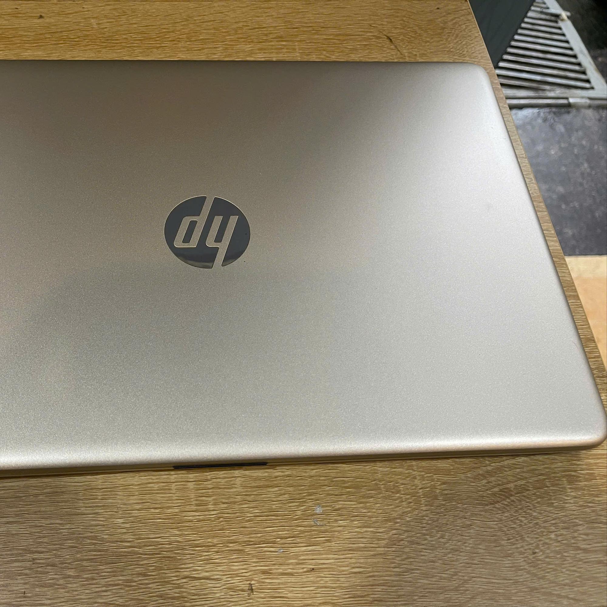 HP i5 8th Ram 8GB 256GB SSD Màn 15.6inch FHD-duoc-ban-tai-Vi Tính Kim Trân