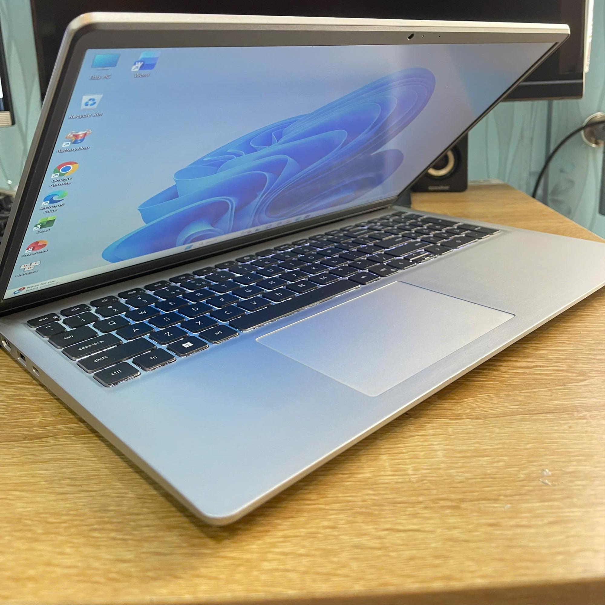 Dell i5 13th Ram 8GB 512GB SSD Card rời MX550 Màn15.6inch FHD 120hz-duoc-ban-tai-Vi Tính Kim Trân