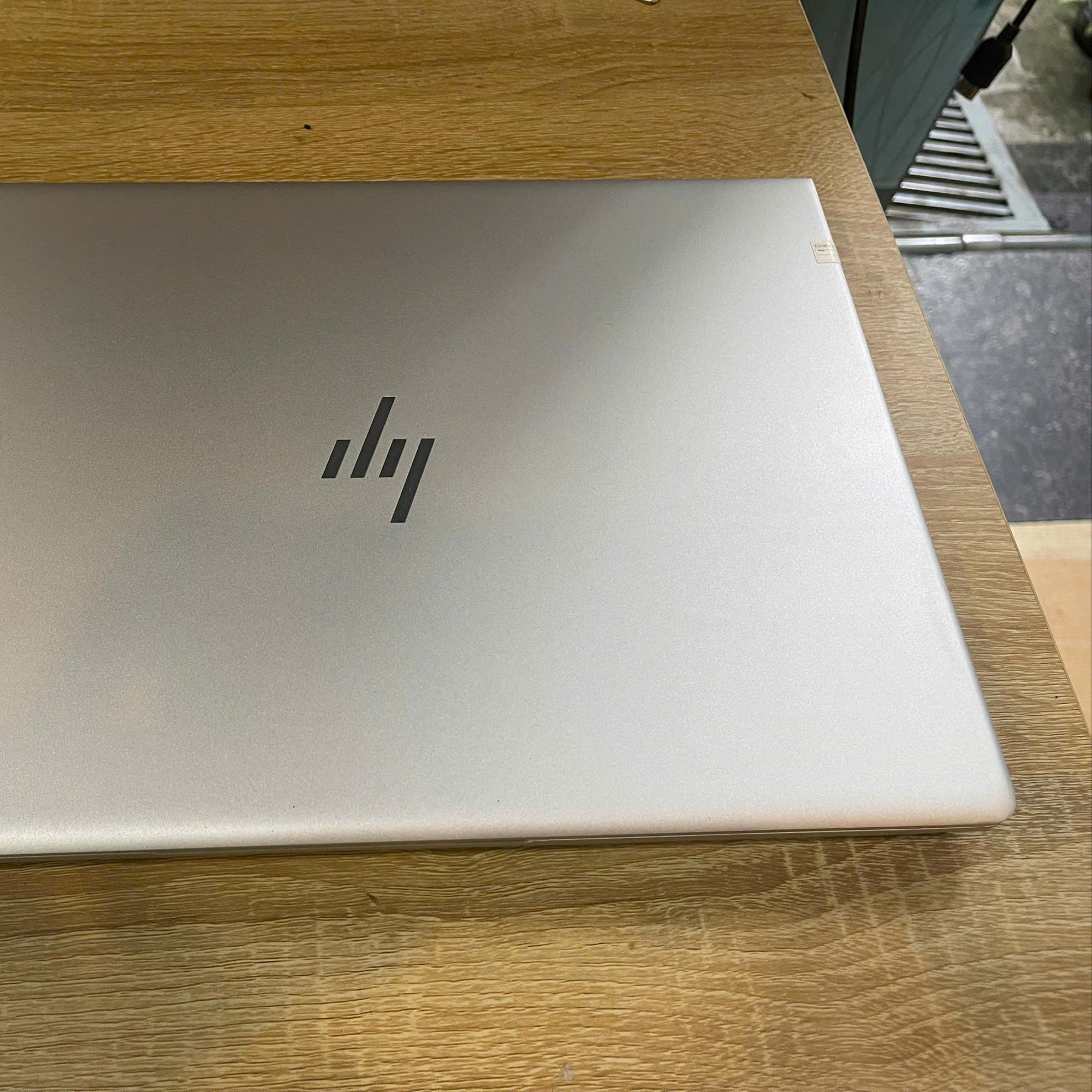 HP i5 8th Ram 8GB 256GB SSD Màn 14inch FHD Có cảm ứng-duoc-ban-tai-Vi Tính Kim Trân