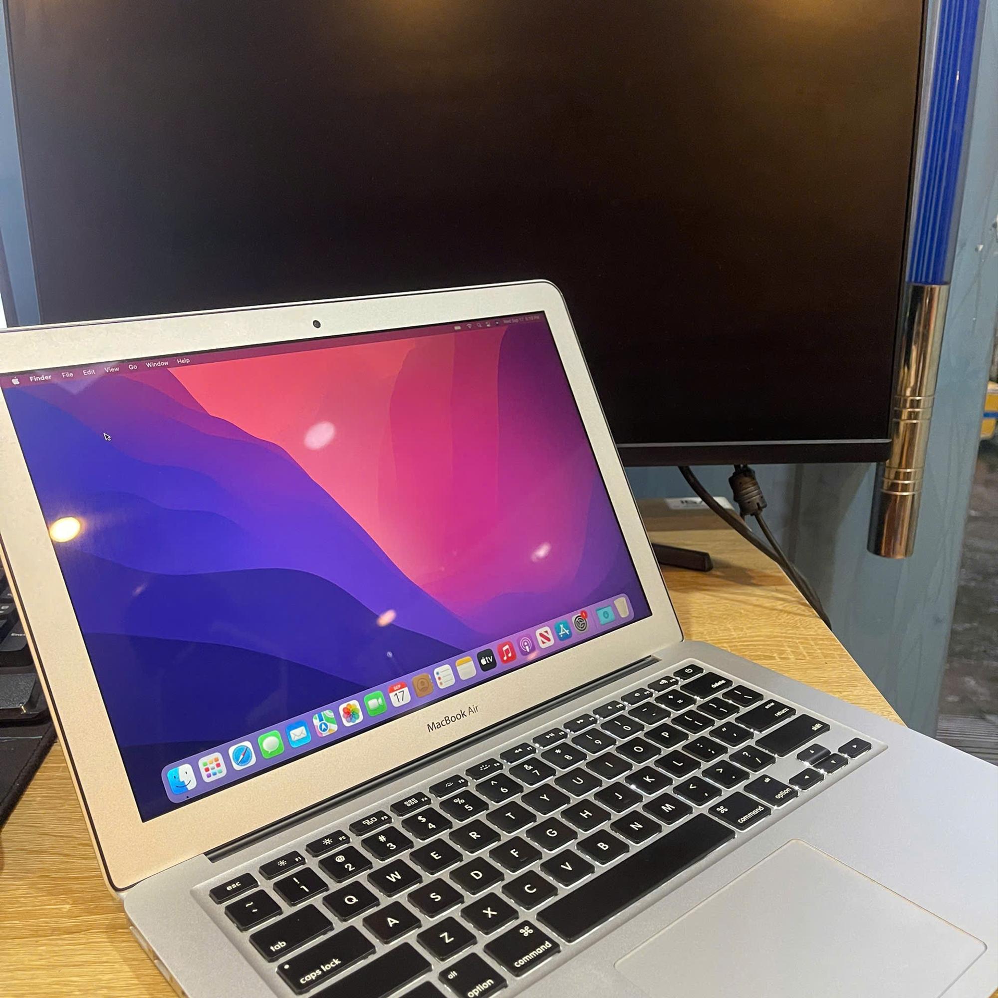 MacBook Air 2015 i5 Ram 4gb 13 inch-duoc-ban-tai-Vi Tính Kim Trân