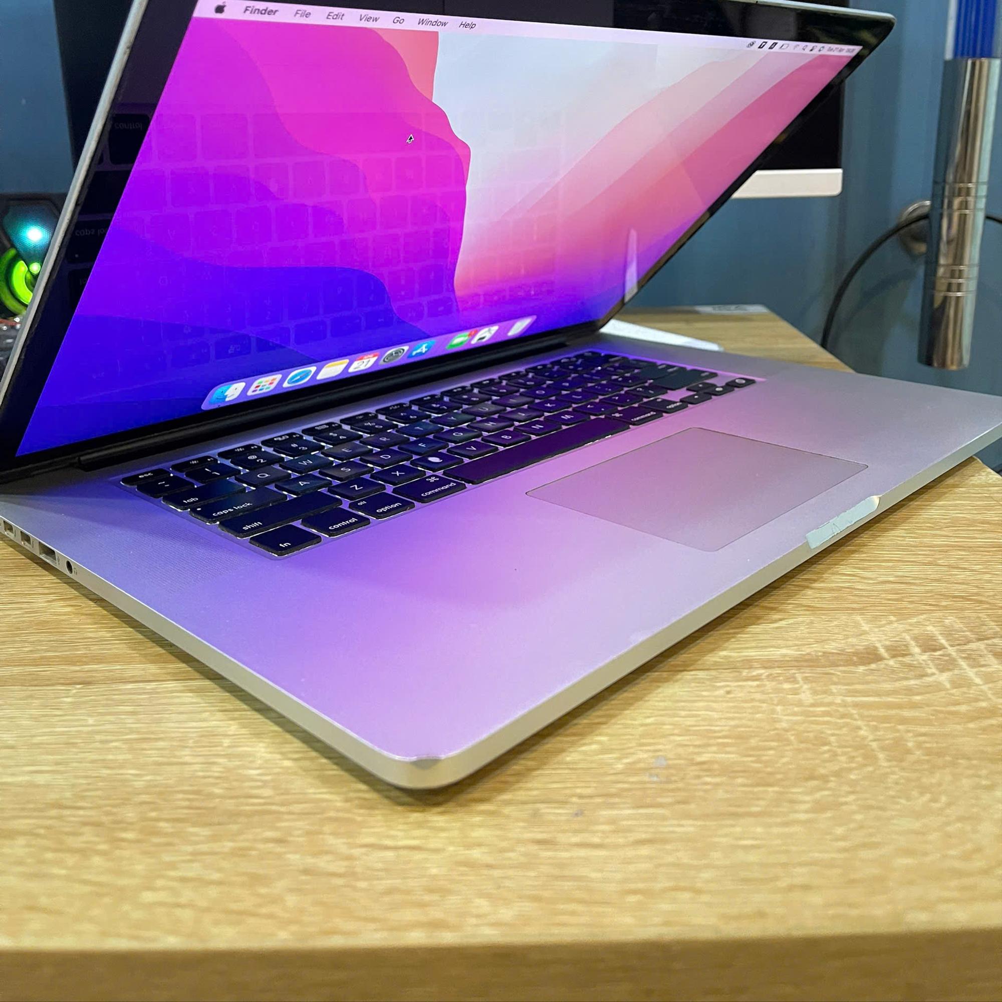 MacBook Pro 2015 Core i7 Ram 16GB 500GB SSD Card rời AMD R9 370X Màn 15inch Retina-duoc-ban-tai-Vi Tính Kim Trân
