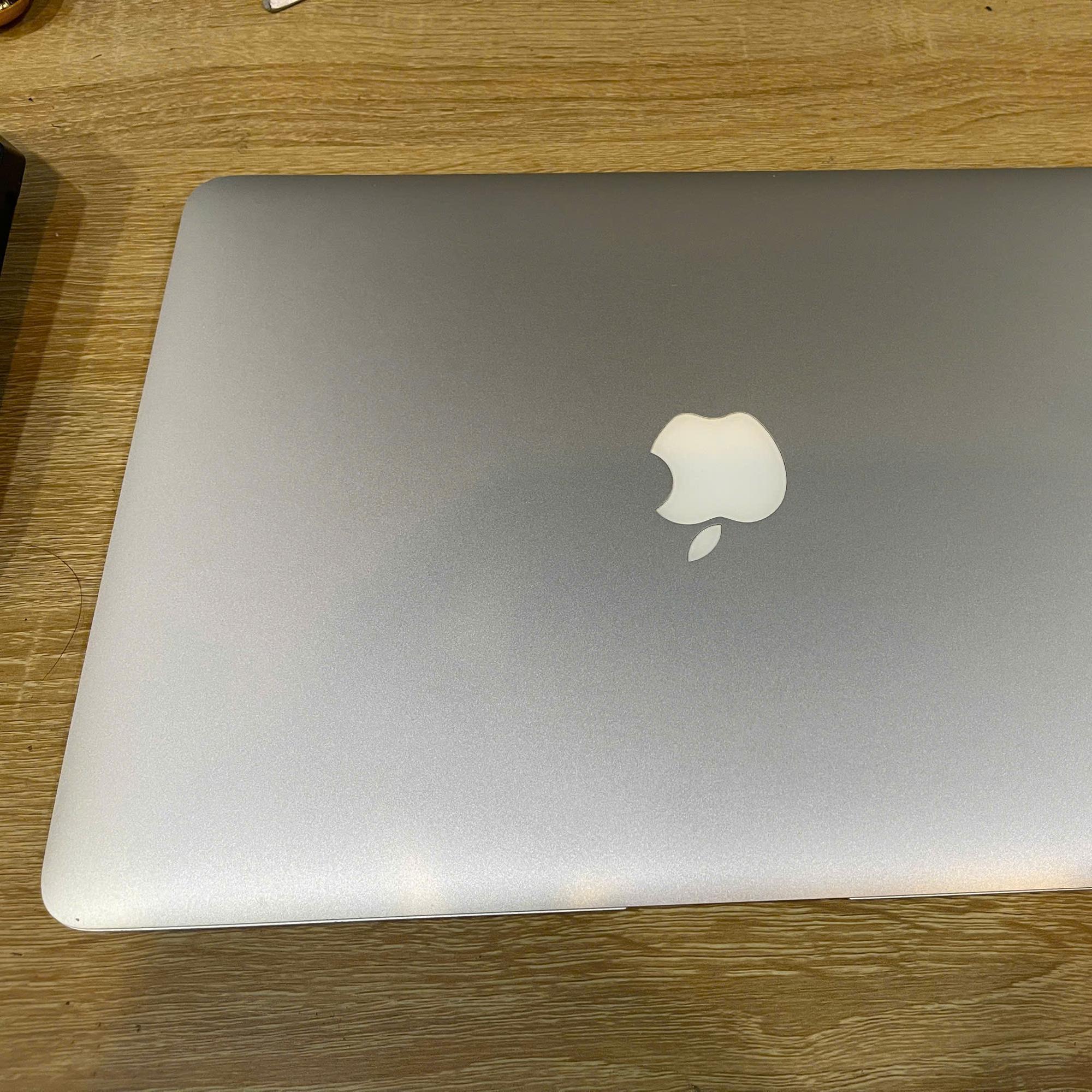 MacBook Air 2017 Core i5 Ram 8GB 128GB SSD Màn 13.3inch.-duoc-ban-tai-Vi Tính Kim Trân