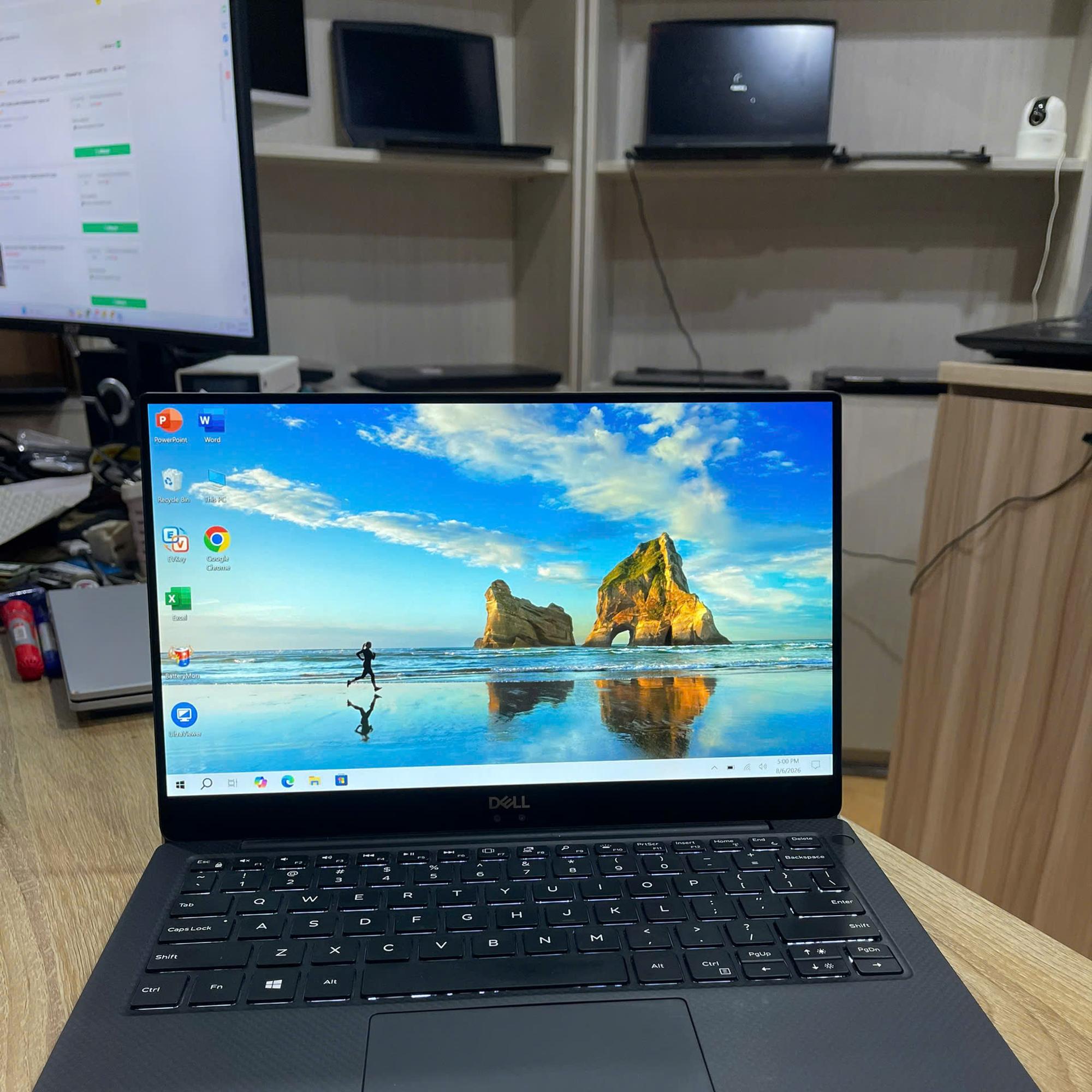 Dell XPS i5 8th Ram 8GB 256GB SSD Màn 13.3inch FHD IPS Cảm ứng-duoc-ban-tai-Vi Tính Kim Trân