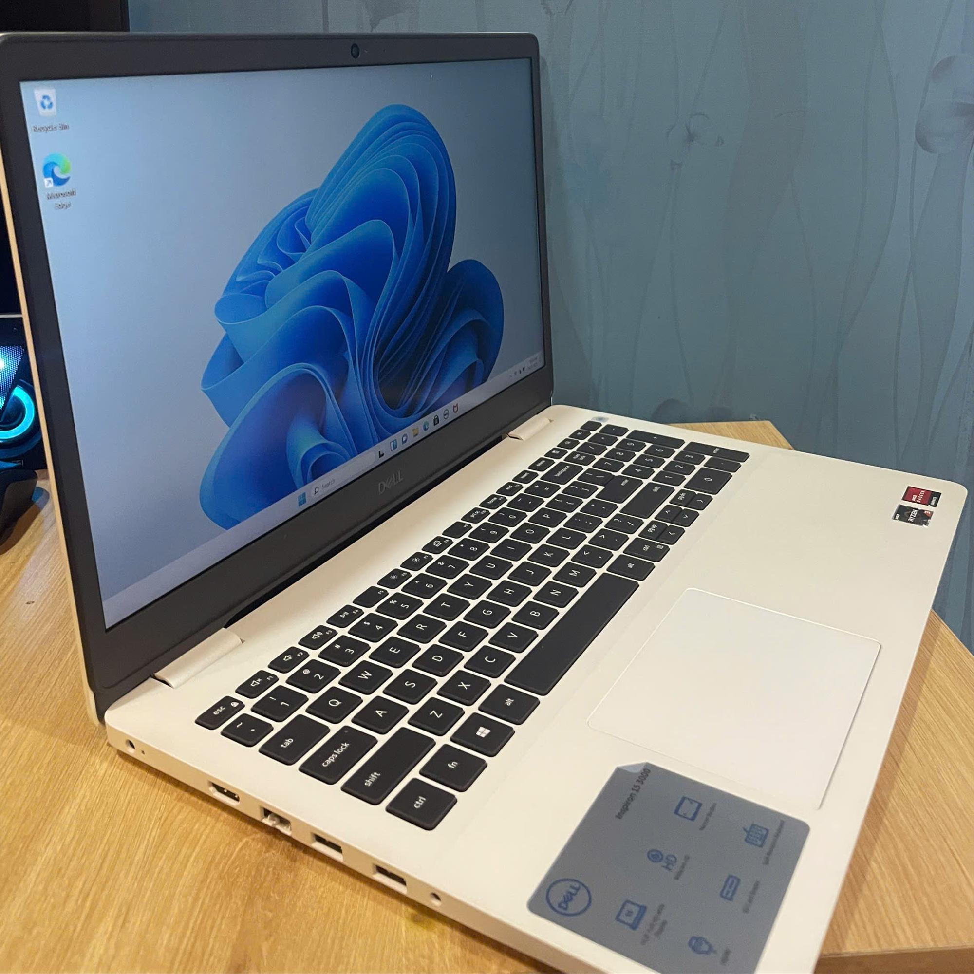 laptop Dell Ryzen 3 3250u Ram 8GB 256GB SSD Máy đẹp keng full box-duoc-ban-tai-Vi Tính Kim Trân
