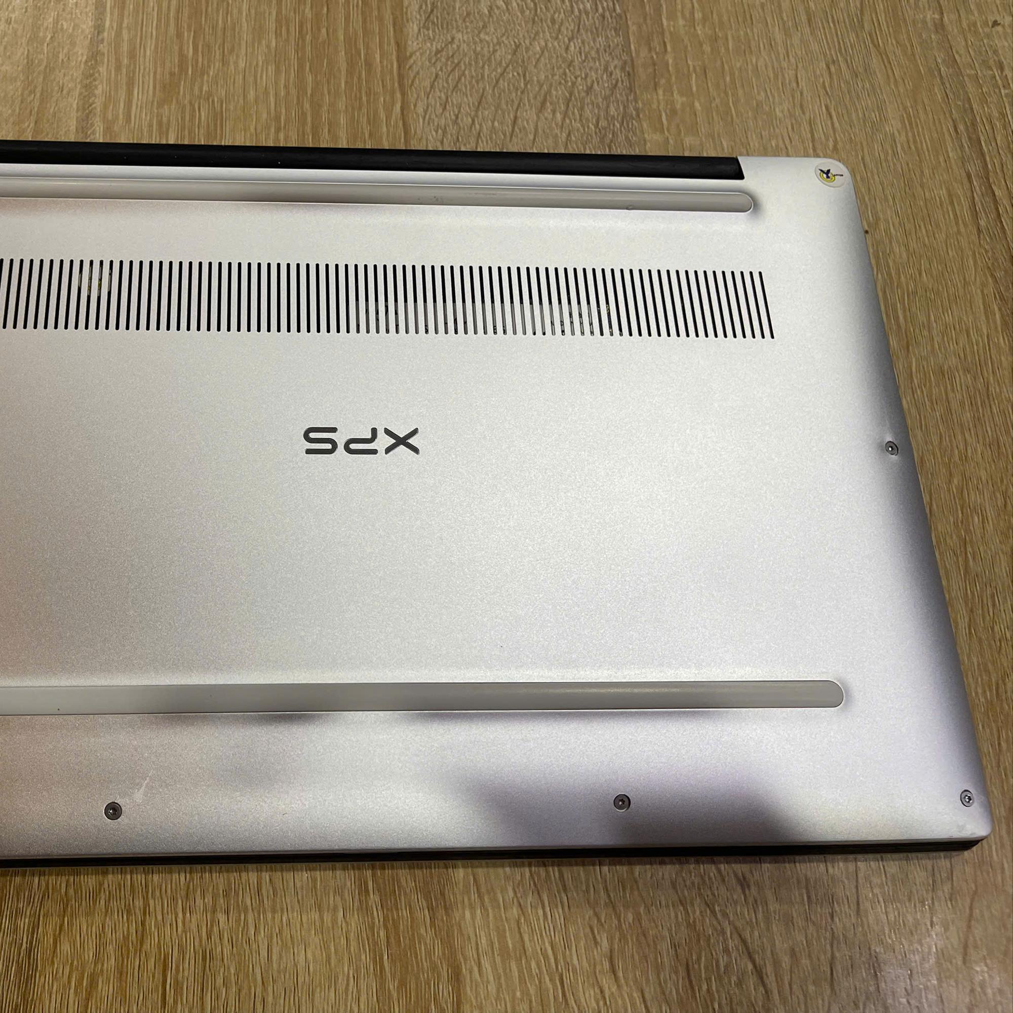 Dell XPS i5 8th Ram 8GB 256GB SSD Màn 13.3inch FHD IPS Cảm ứng-duoc-ban-tai-Vi Tính Kim Trân