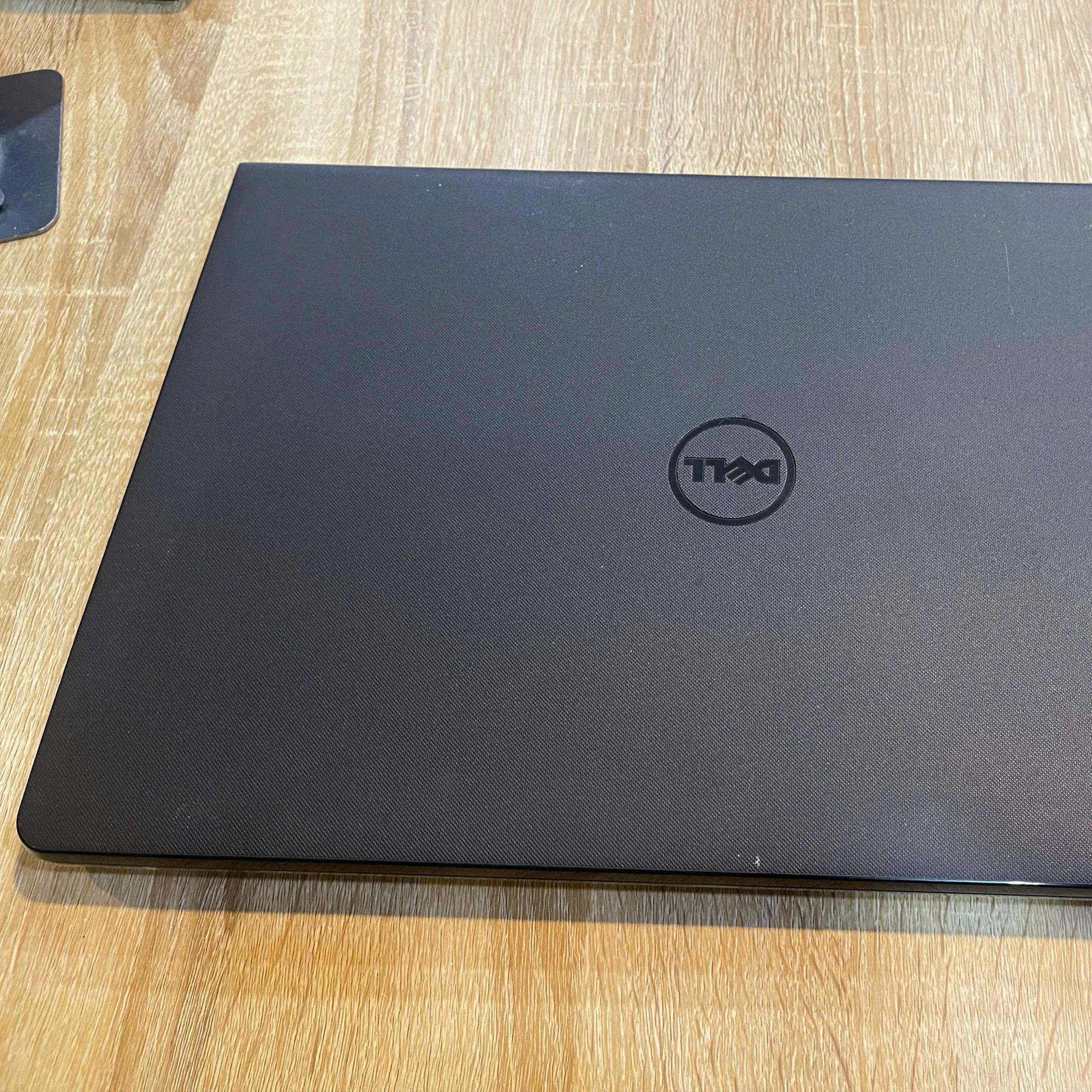 Dell i7 8th Ram 8GB 256GB SSD Card AMD Radeon 520 Màn 15.6inch FHD IPS-duoc-ban-tai-Vi Tính Kim Trân