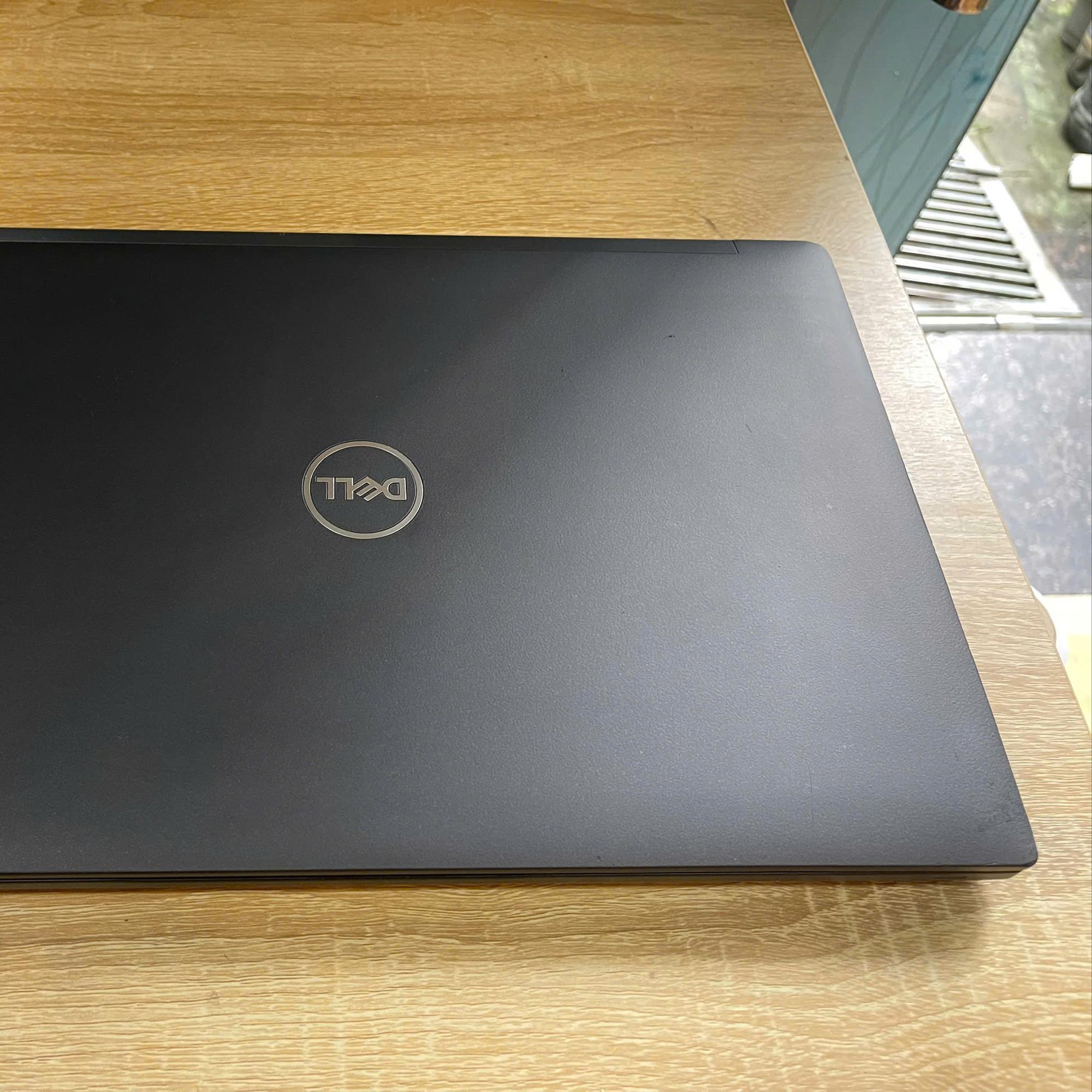 Dell i7 8th Ram 8GB 256GB SSD Màn 14inch FHD-duoc-ban-tai-Vi Tính Kim Trân