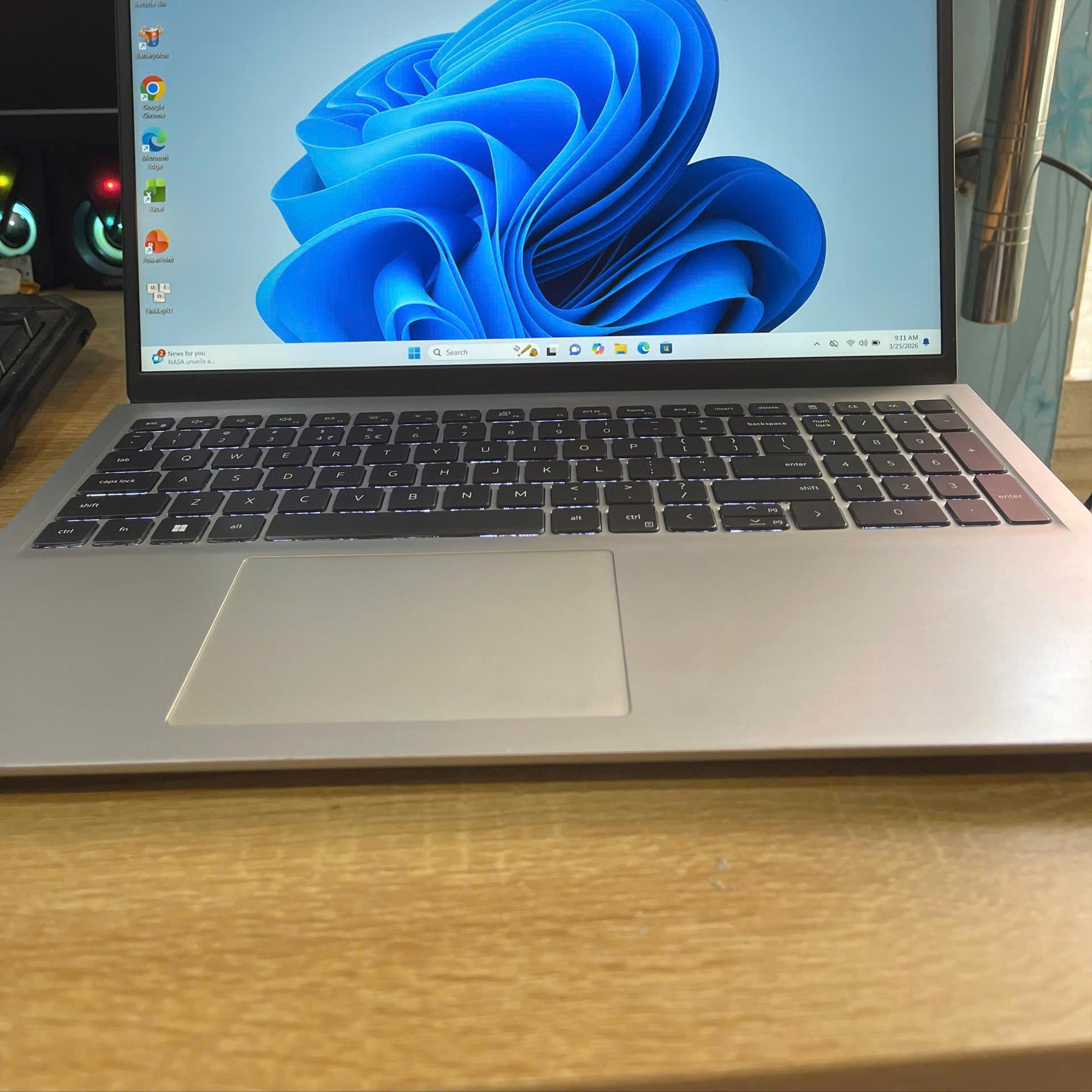 Dell i5 13th Ram 8GB 512GB SSD Card rời MX550 Màn15.6inch FHD 120hz-duoc-ban-tai-Vi Tính Kim Trân