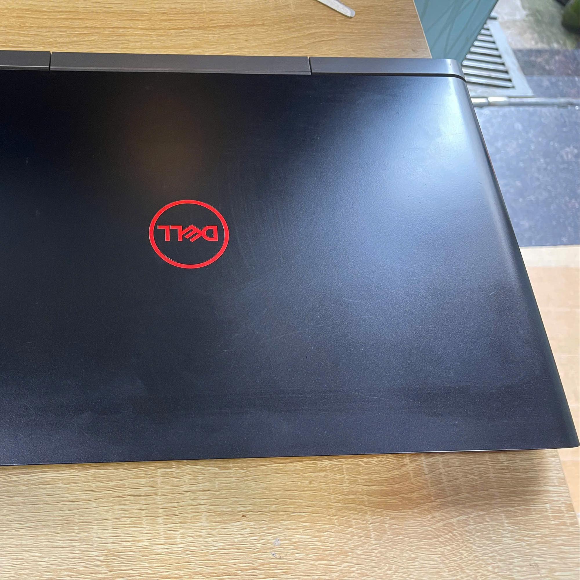 Dell i7 7th 16GB/256GB SSD Card GTX 1060 Màn 15.6inch FHD IPS.-duoc-ban-tai-Vi Tính Kim Trân