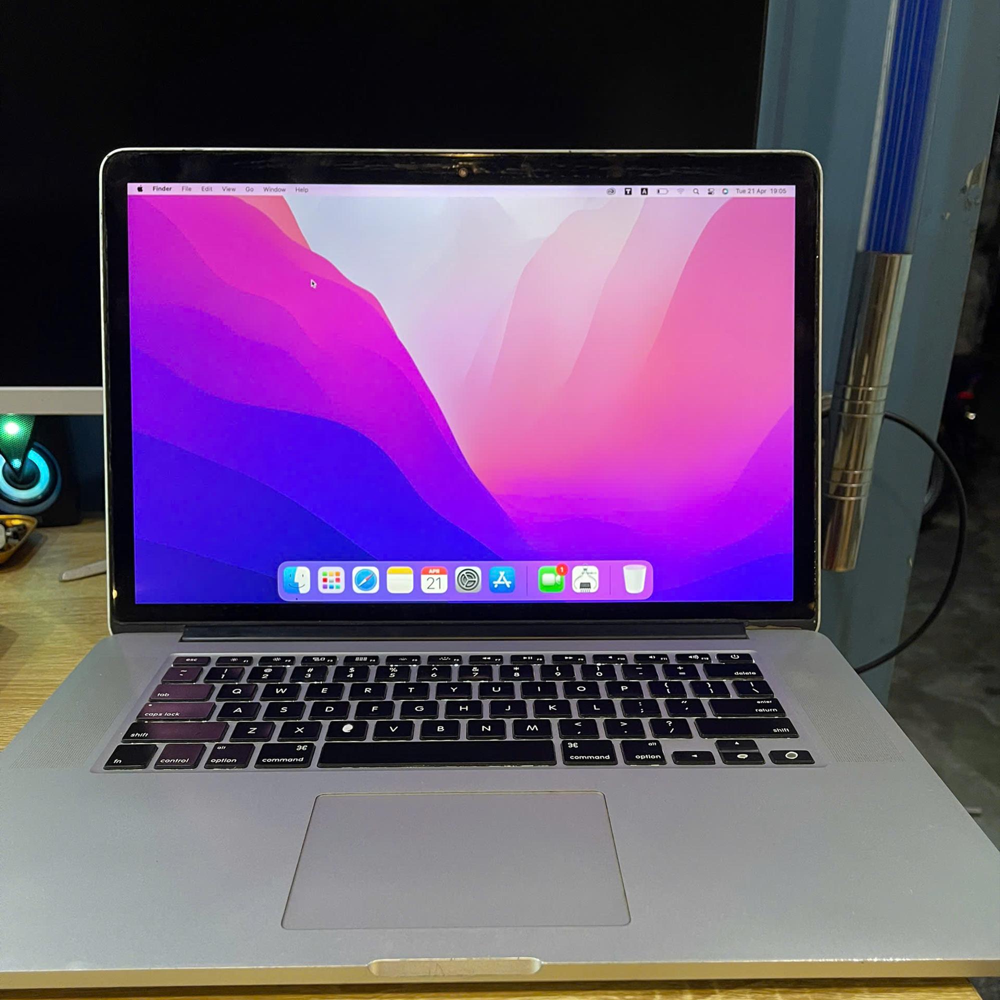 MacBook Pro 2015 Core i7 Ram 16GB 500GB SSD Card rời AMD R9 370X Màn 15inch Retina-duoc-ban-tai-Vi Tính Kim Trân