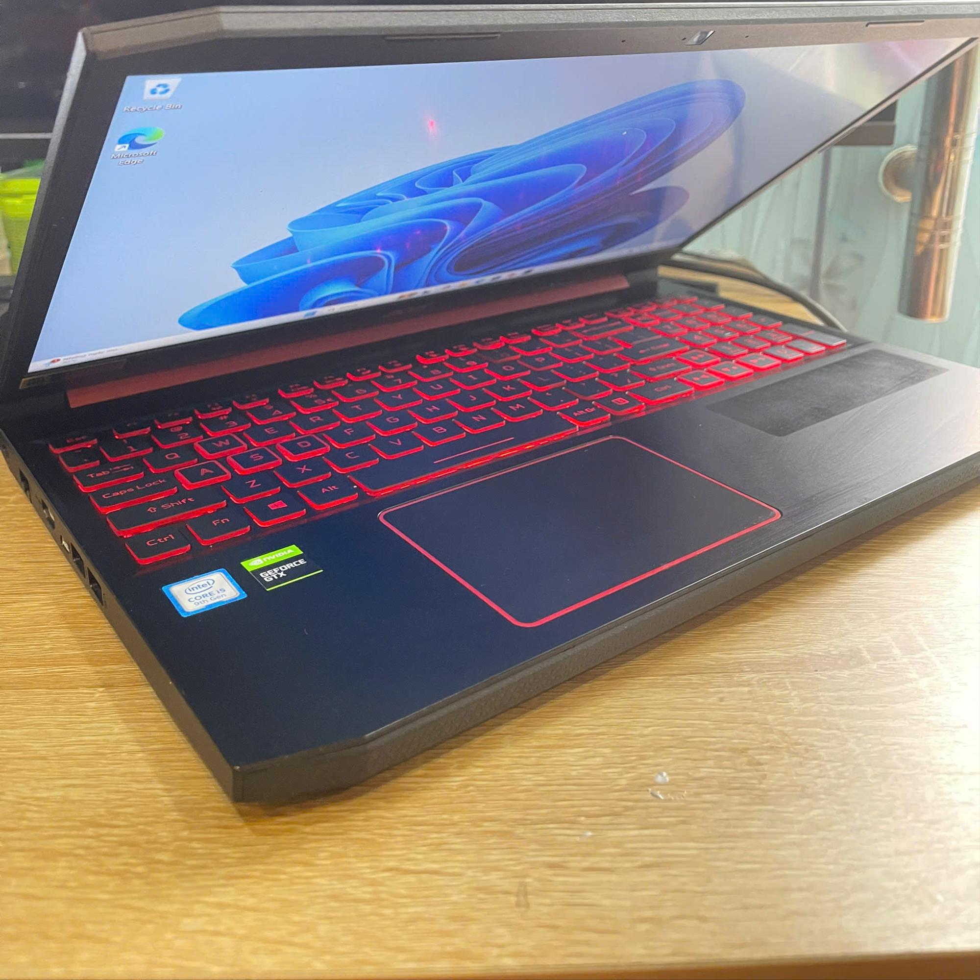 Acer i5 9th Ram 8GB 256GB SSD Card GTX 1050 Màn 15.6inch FHD-duoc-ban-tai-Vi Tính Kim Trân