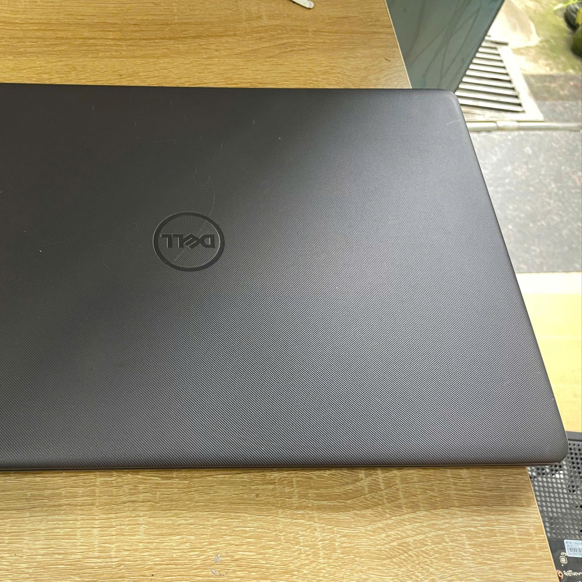 Dell i5 11th Ram 8GB 256GB SSD Card rời MX330 Màn 15.6inch FHD -duoc-ban-tai-Vi Tính Kim Trân