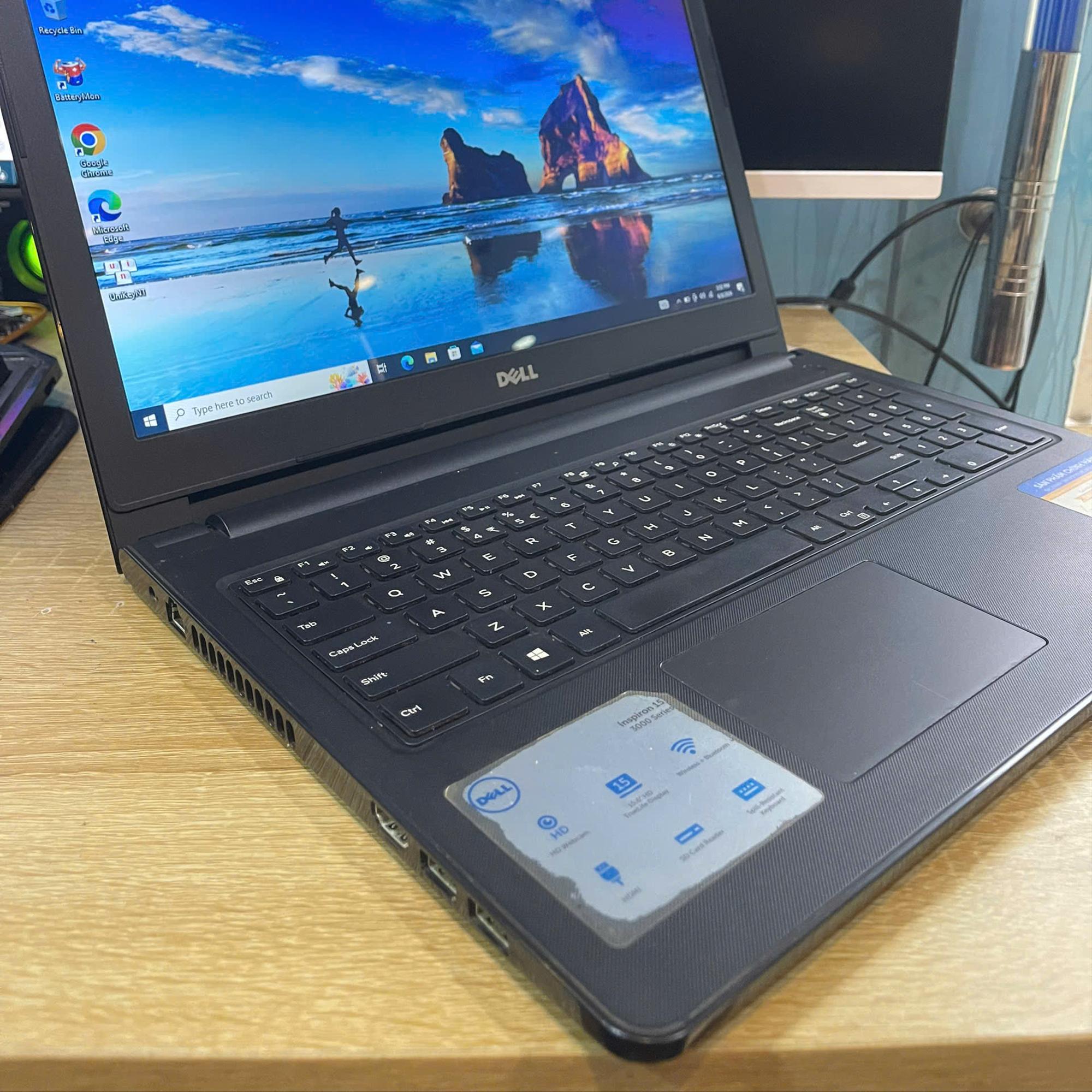 Dell i5 7th Ram 8GB 128GB SSD Card rời AMD R5 M430 Màn 15.6inch-duoc-ban-tai-Vi Tính Kim Trân