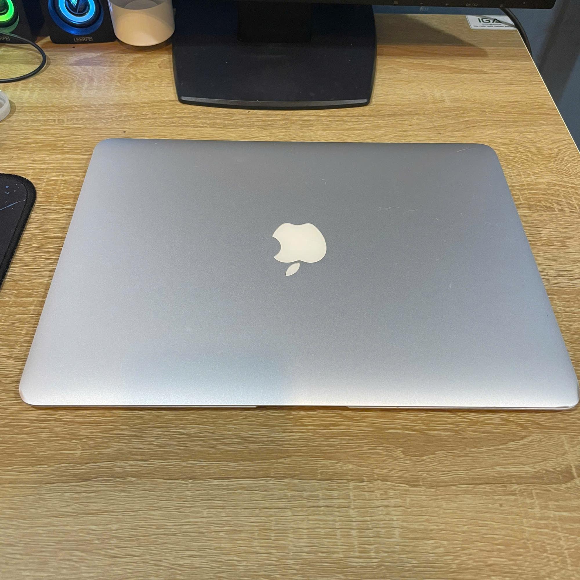 MacBook Air 2017 13inch-duoc-ban-tai-Vi Tính Kim Trân