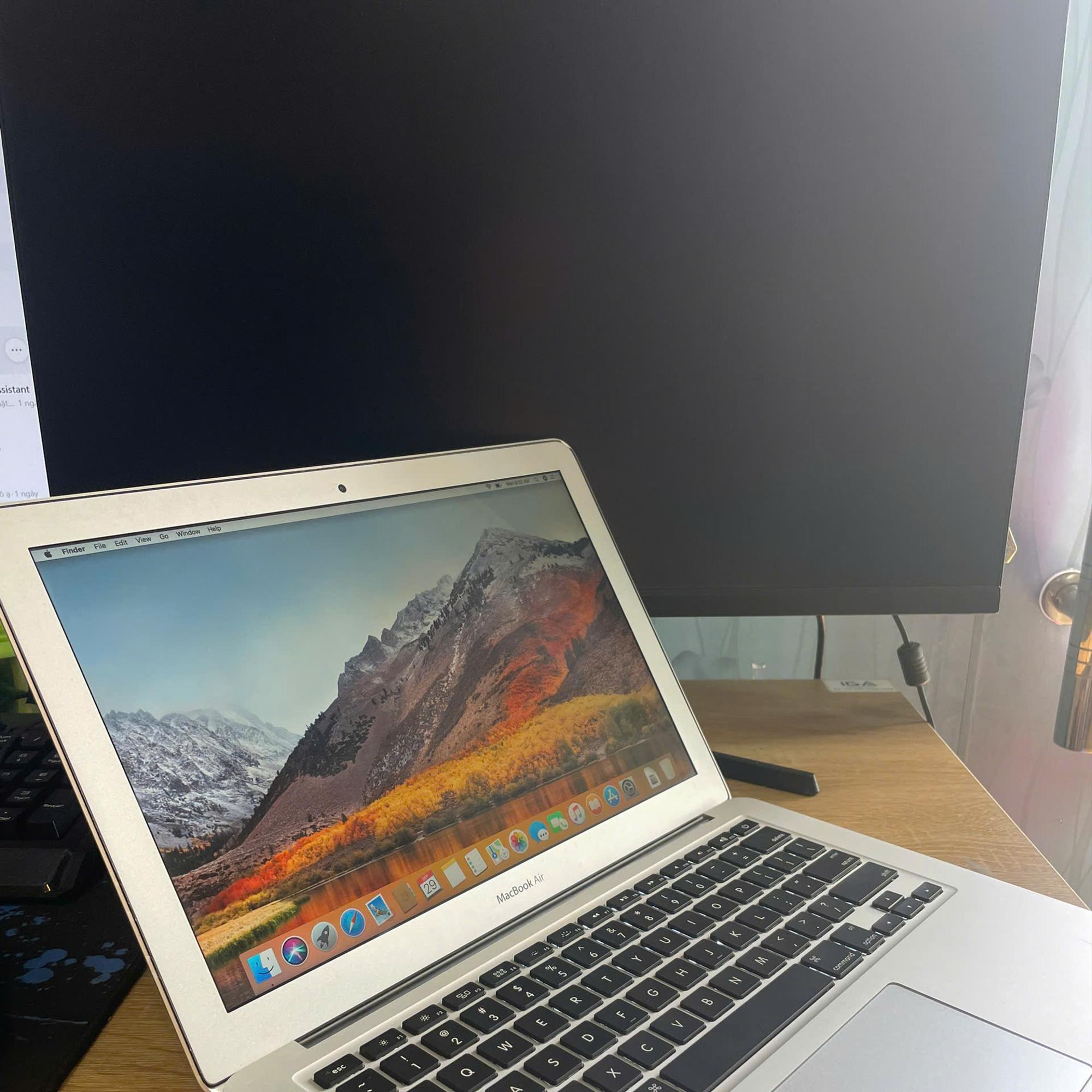 MacBook Air 2017 13inch-duoc-ban-tai-Vi Tính Kim Trân