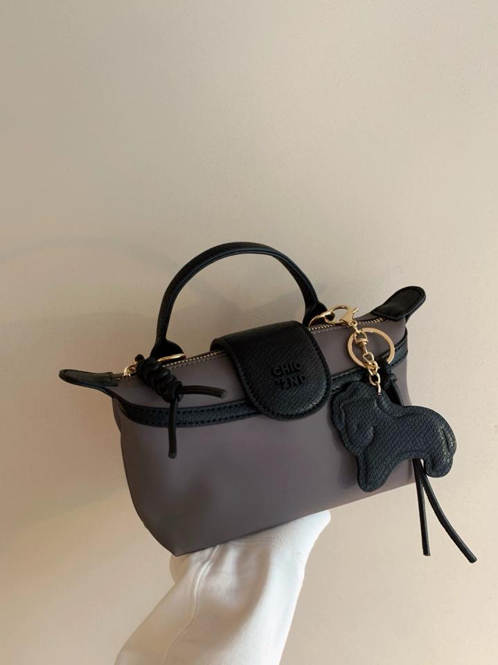 Longchamp đen -duoc-ban-tai-Tiger Shop