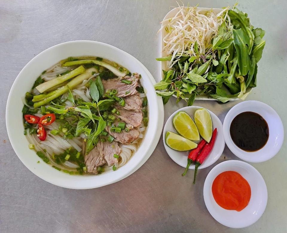 Beff Pho-duoc-ban-tai-Trương Sa Restaurant