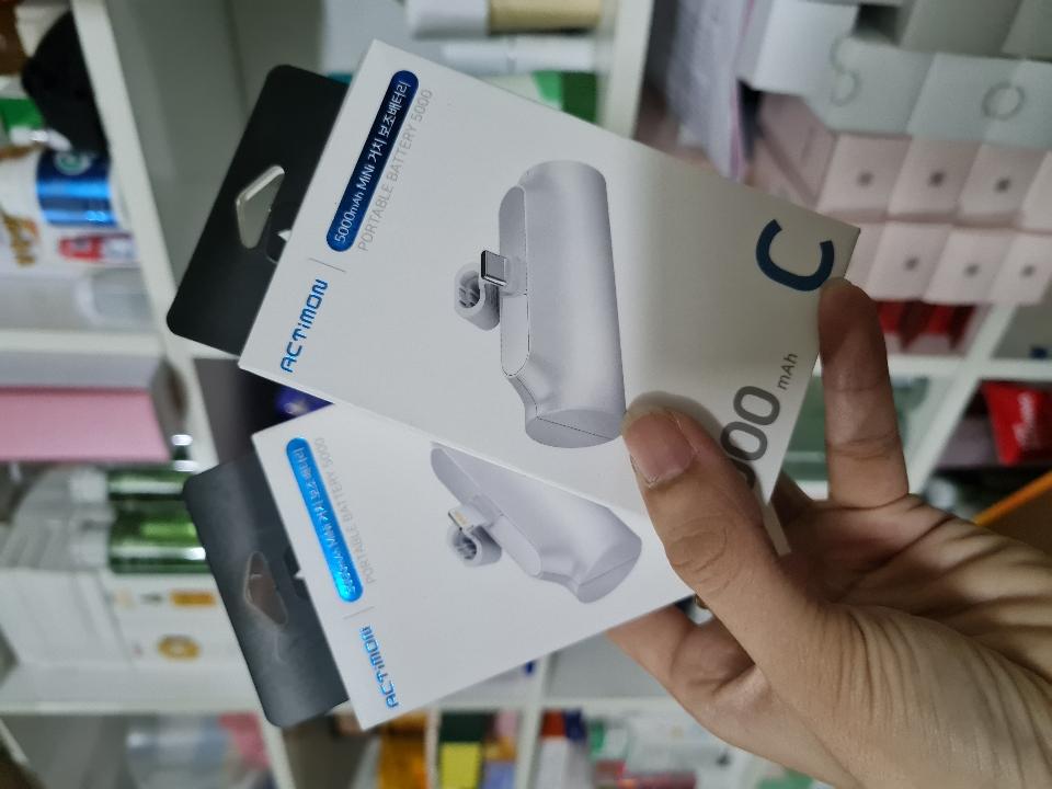 Sạc không dây mini Hàn Quốc 5000mA (Iphone & Samsung)-duoc-ban-tai-Cao Thu. Hàn Quốc Mix Shop