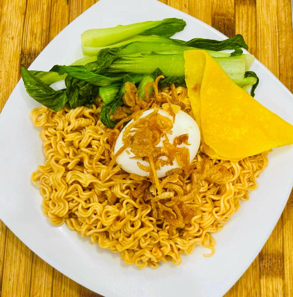 Mì Trứng-duoc-ban-tai-Mì Trộn Trứng Lòng Đào