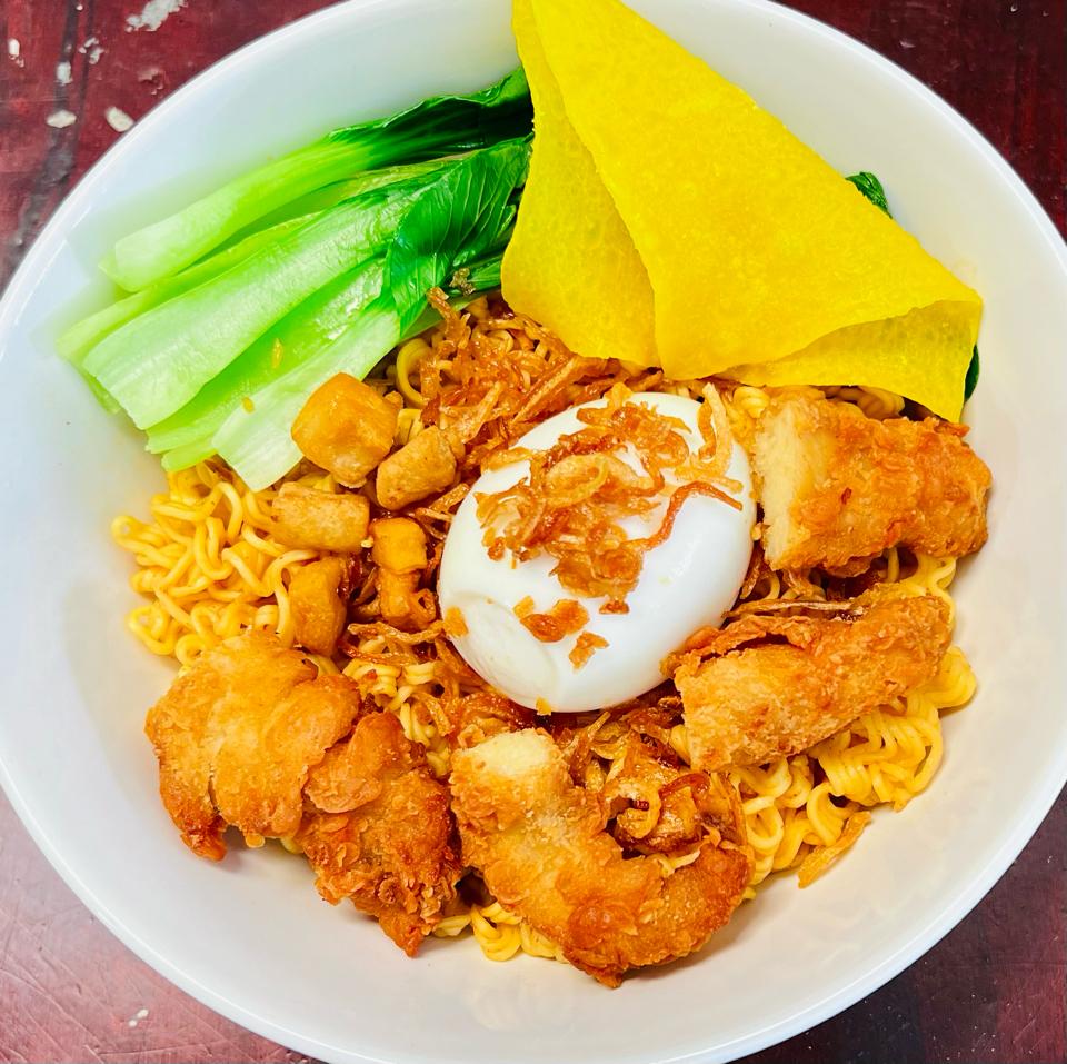 Mì Gà-duoc-ban-tai-Mì Trộn Trứng Lòng Đào