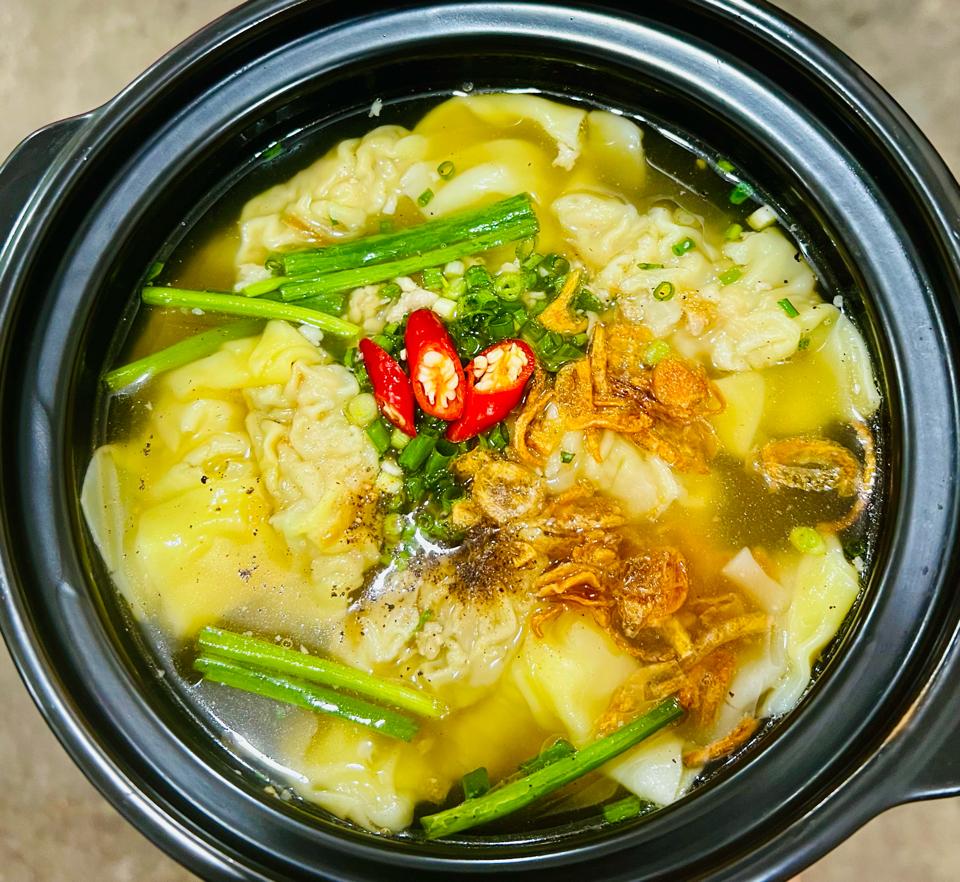 Sủi Cảo Nước-duoc-ban-tai-Mì Trộn Trứng Lòng Đào