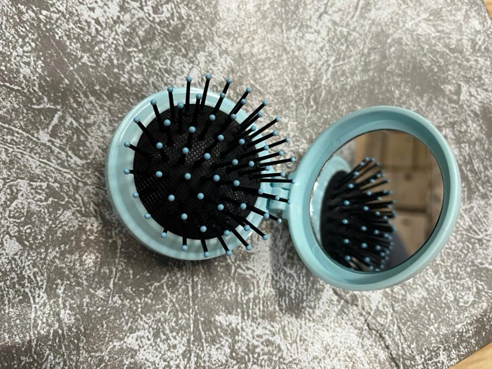 Gương kèm lược đệm gấp gọn-duoc-ban-tai-Shop giày Ốc - Giày Nữ Thời Trang