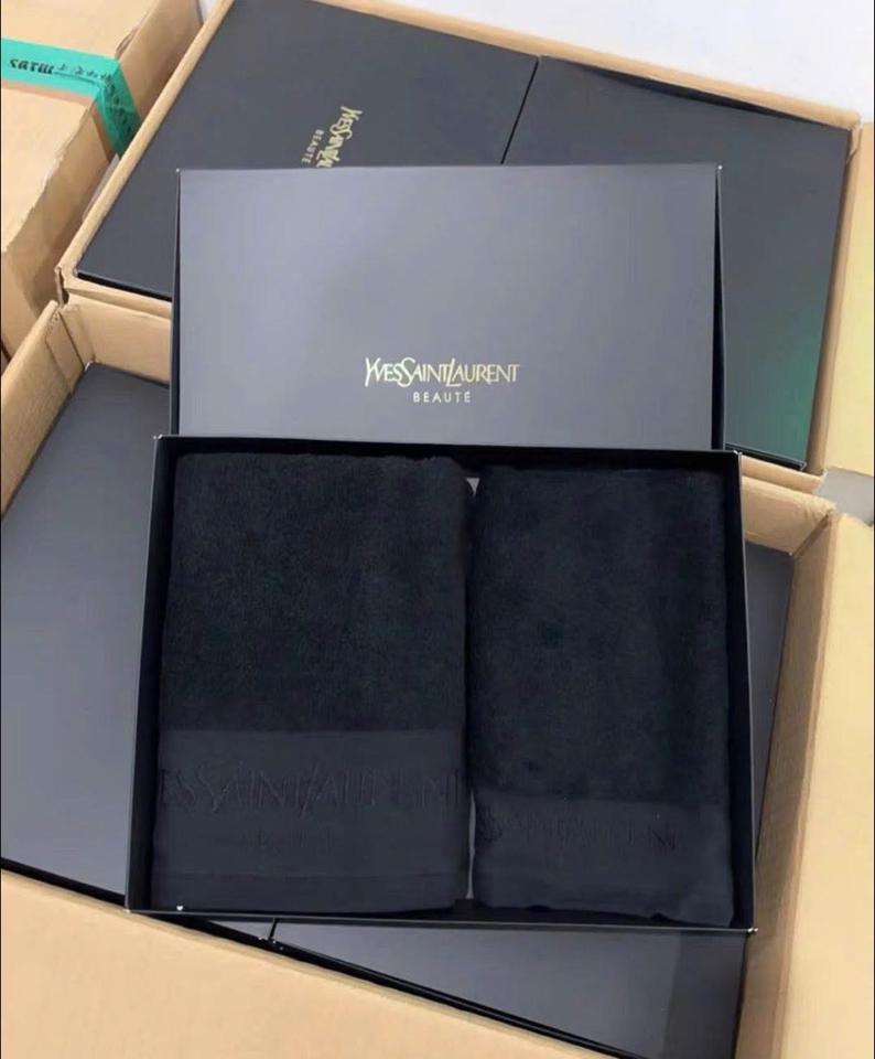 Set khăn YSL-duoc-ban-tai-Trọng.Fragrance