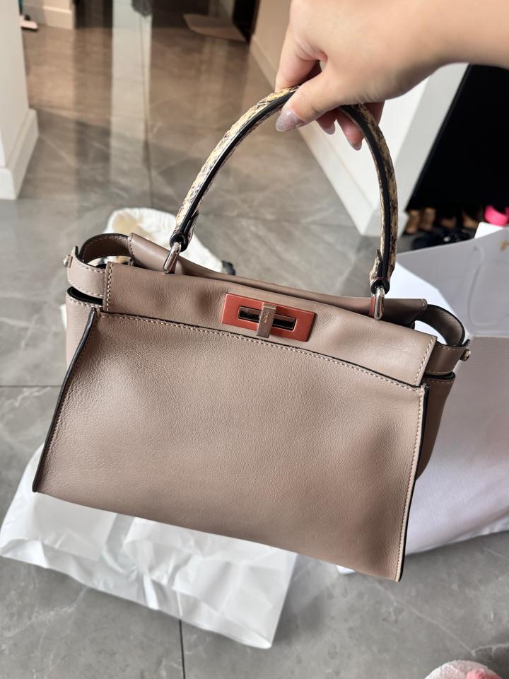 FENDI PEKKAPO SIZE M kèm entrupy( 8BN290 AOQP 179 8040)-duoc-ban-tai-PML