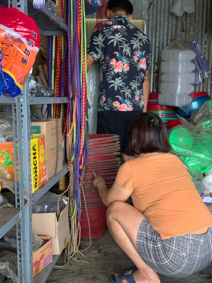 Chậu hoa đỏ-duoc-ban-tai-Cô nở