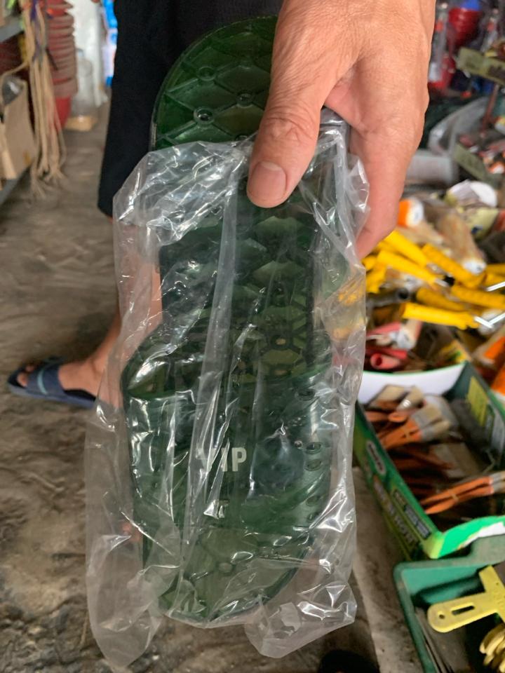 Dép nhựa -duoc-ban-tai-Cô nở