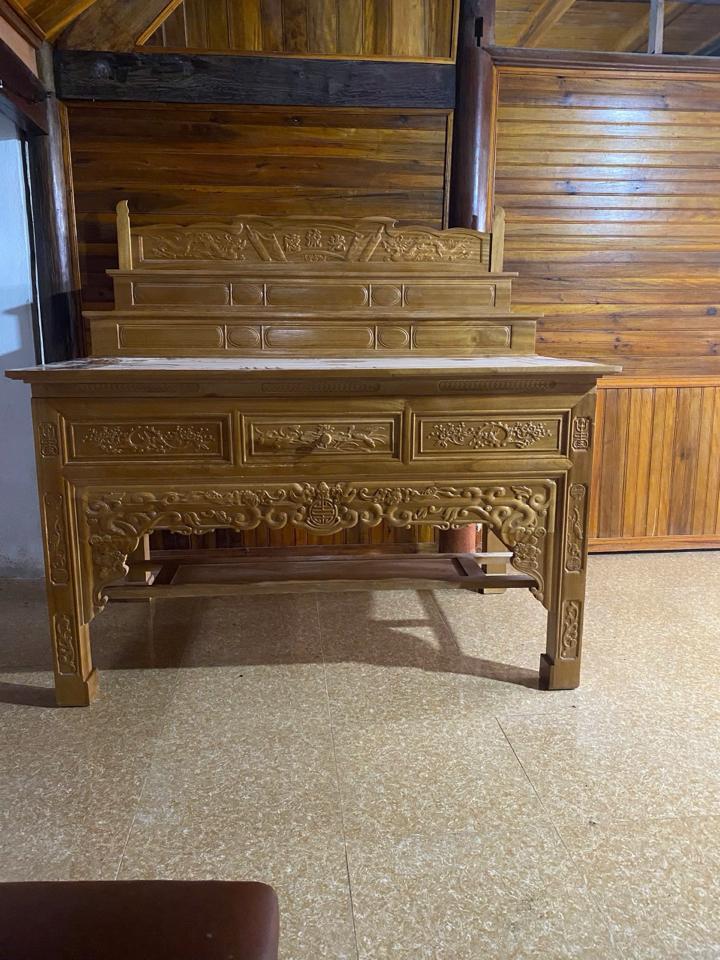 bàn thờ dỗi chân vuông 1m75-duoc-ban-tai-Nội thất Tuấn Thuỷ