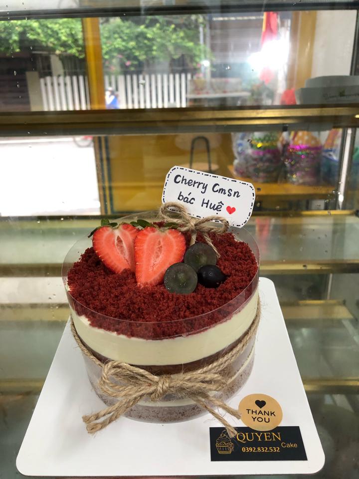 Red Velvet sz12-duoc-ban-tai-Quyen cake & tea