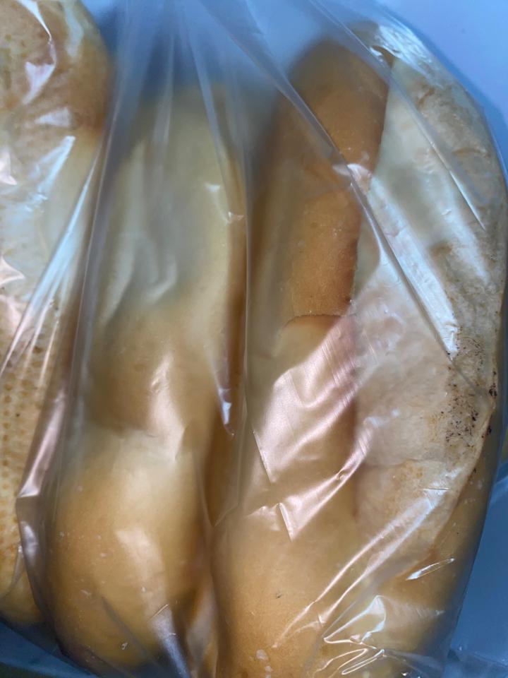 bánh mì-duoc-ban-tai-Ốc nàng dâu