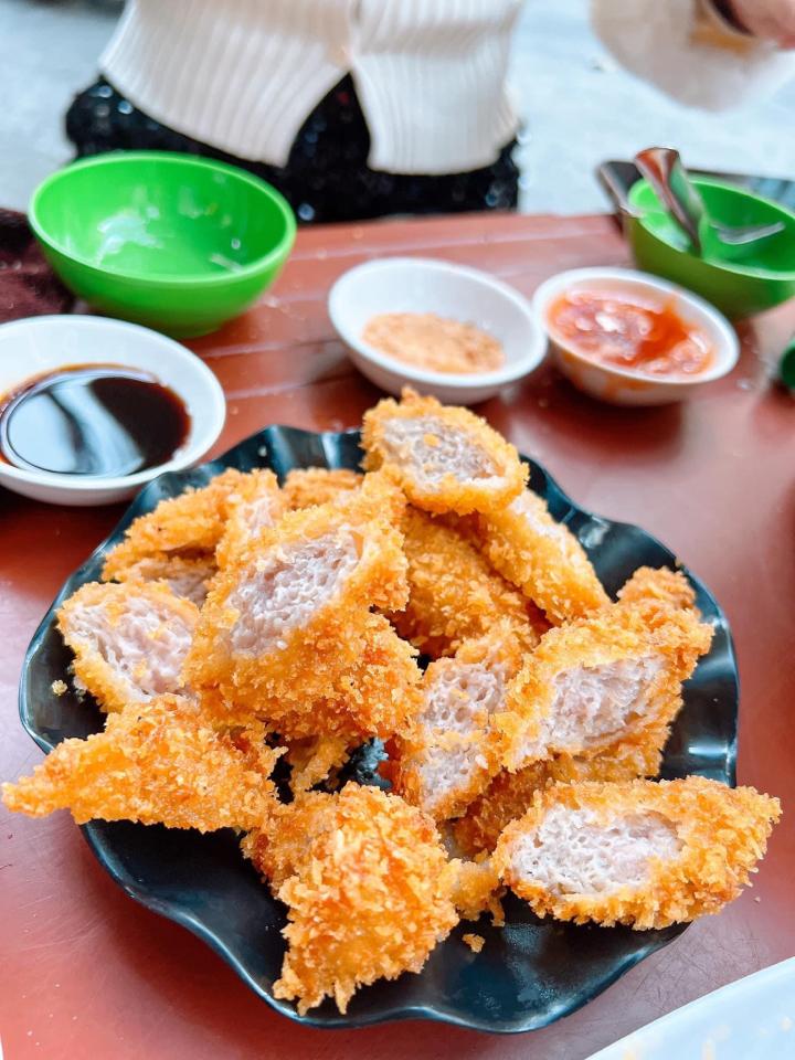 nem chua rán-duoc-ban-tai-Ốc nàng dâu