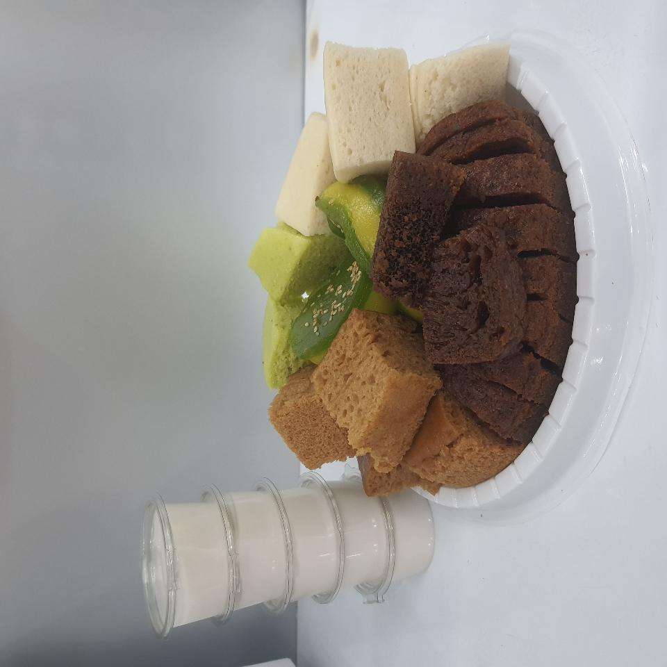 Mix 5 vị-duoc-ban-tai-Bánh bò A Trí