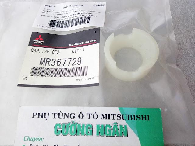 Nắp chụp cần số (Cap T/F gearshift fulcrum) Pajero V73 V93 MR367729-duoc-ban-tai-Công ty CP Cường Ngân Com