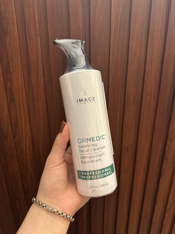 Sữa rửa mặt dạng gel cân bằng độ pH cho da Image ORMEDIC Balancing Facial Cleanser 355ml-duoc-ban-tai-Gom Order Authentic - Trang Nguyễn