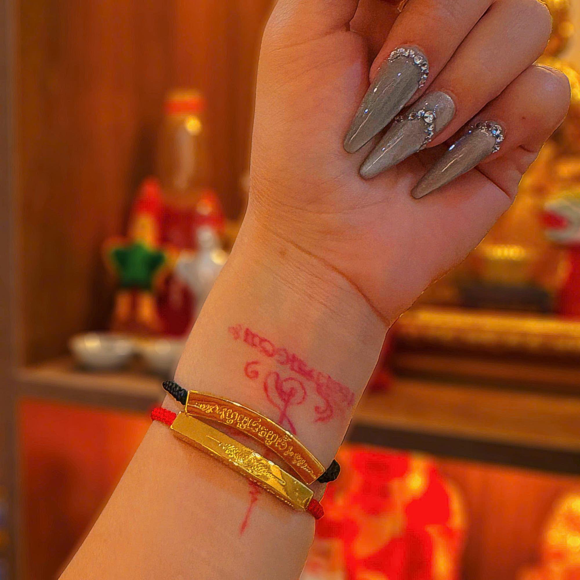 VÒNG TAY TÂM CHÚ CẦU MAY-duoc-ban-tai-Chili Amulet Tâm Linh Thái Lan