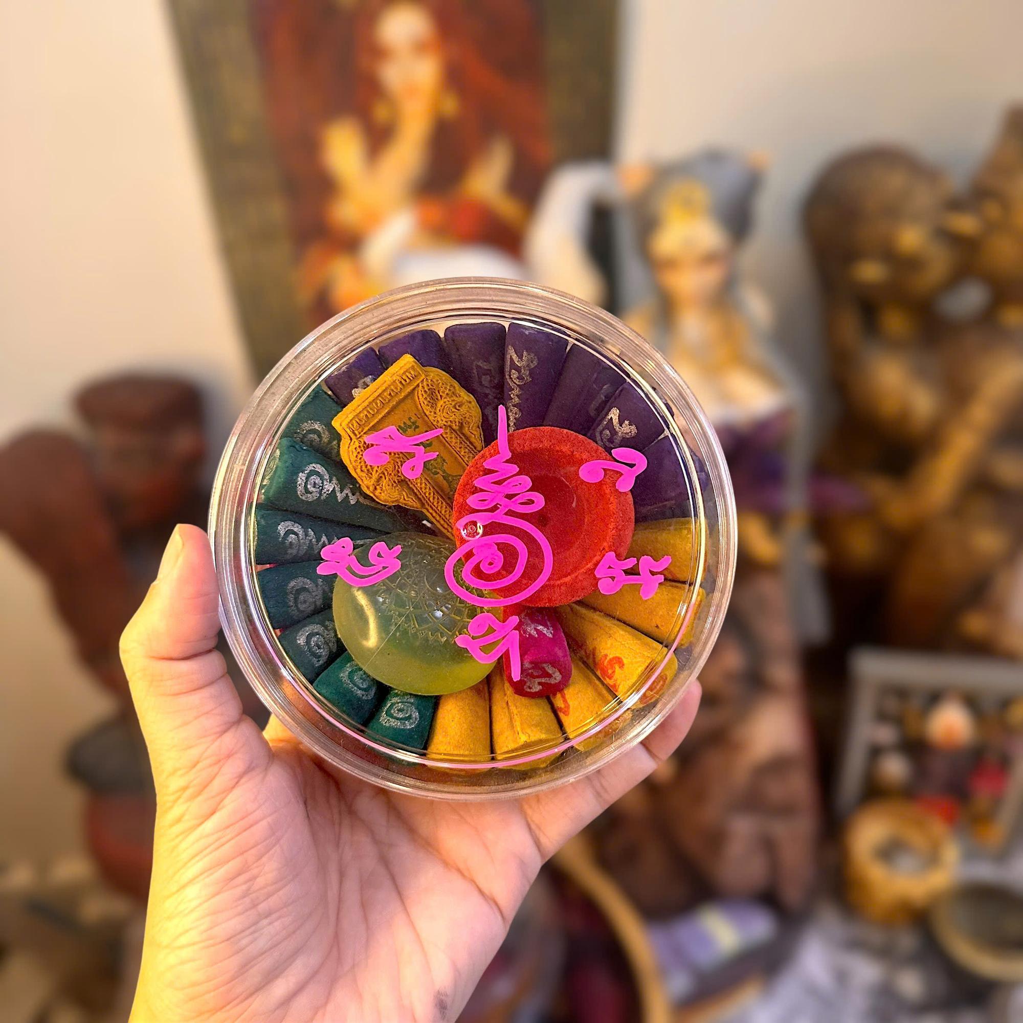 TRẦM XẾP HOA SEN CÓ ĐÀI SEN-duoc-ban-tai-Chili Amulet Tâm Linh Thái Lan
