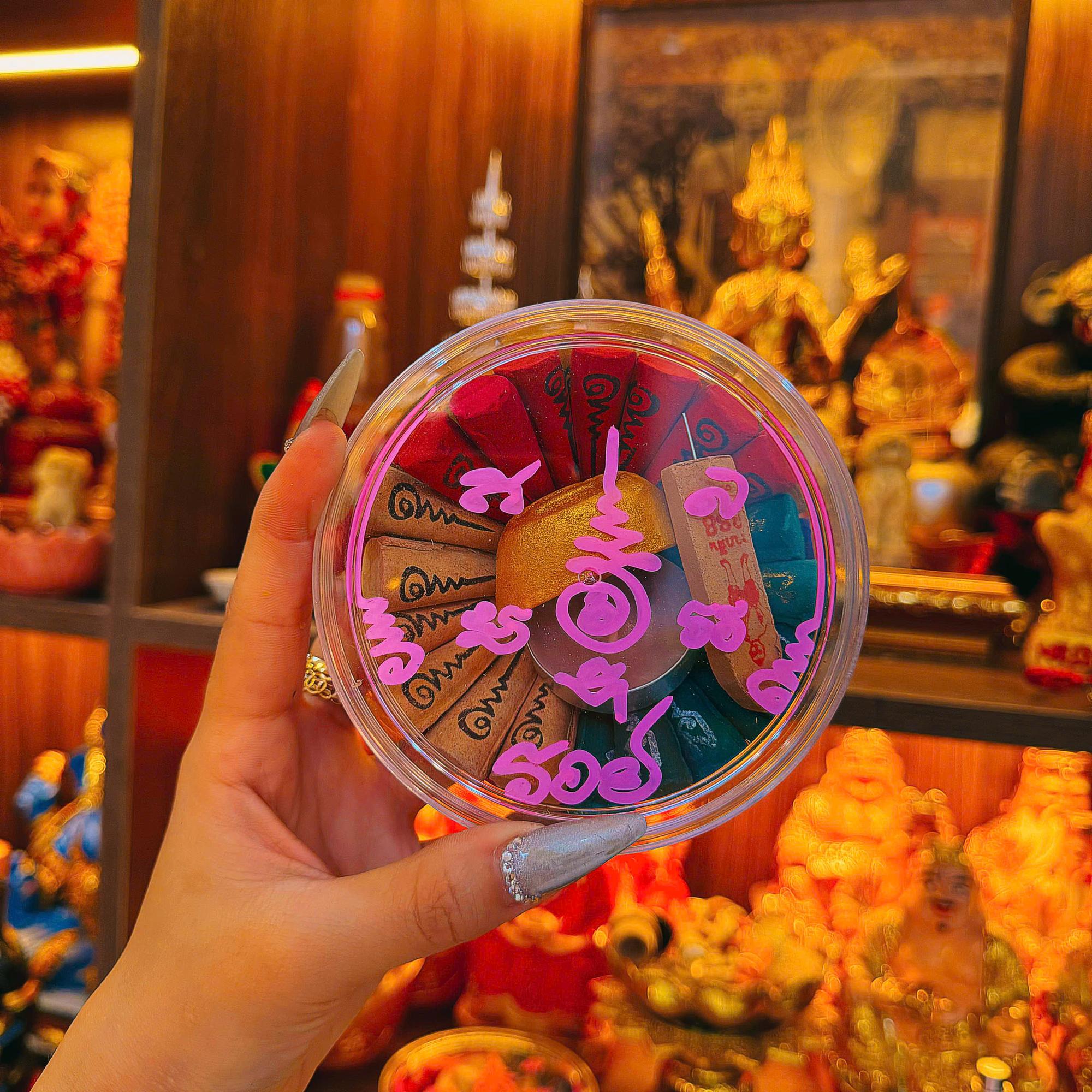 TRẦM XẾP HOA SEN CÓ ĐÀI SEN-duoc-ban-tai-Chili Amulet Tâm Linh Thái Lan