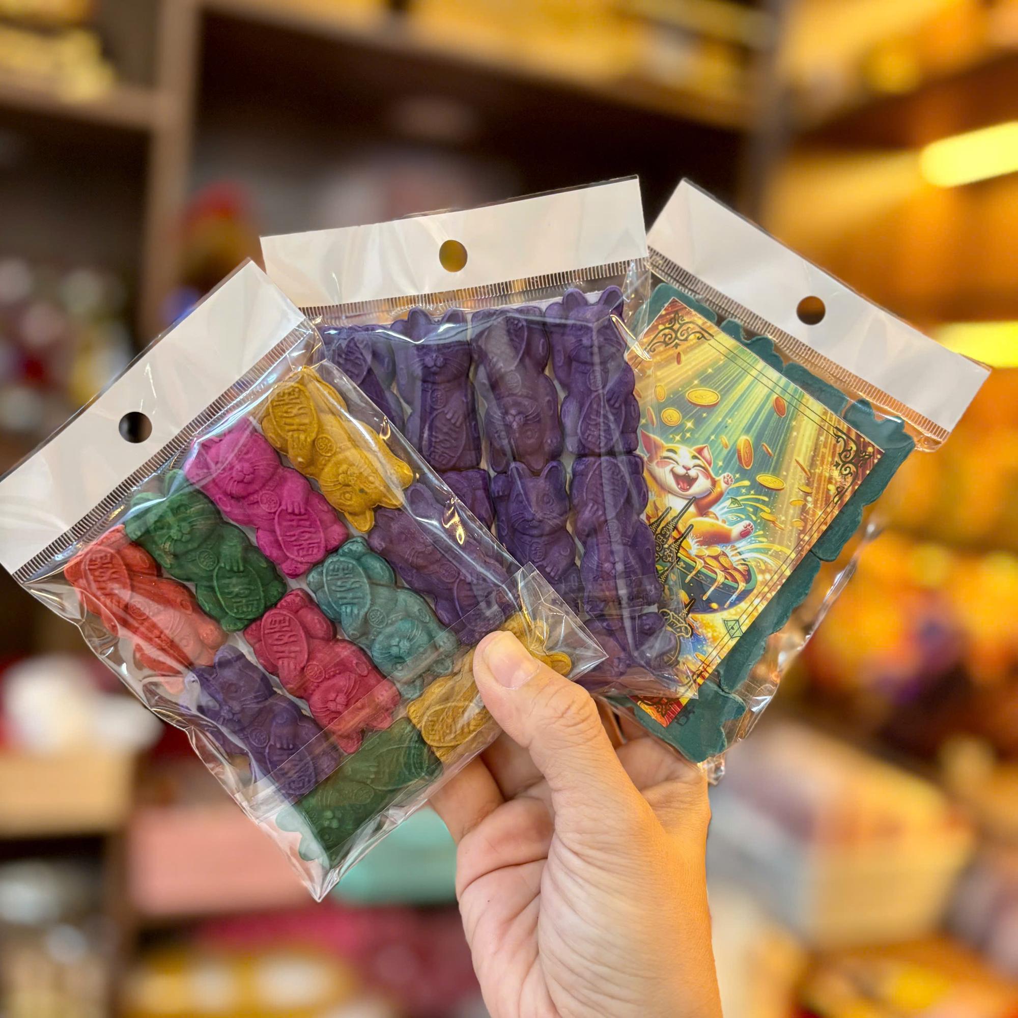 NHANG SỐ MÈO-duoc-ban-tai-Chili Amulet Tâm Linh Thái Lan