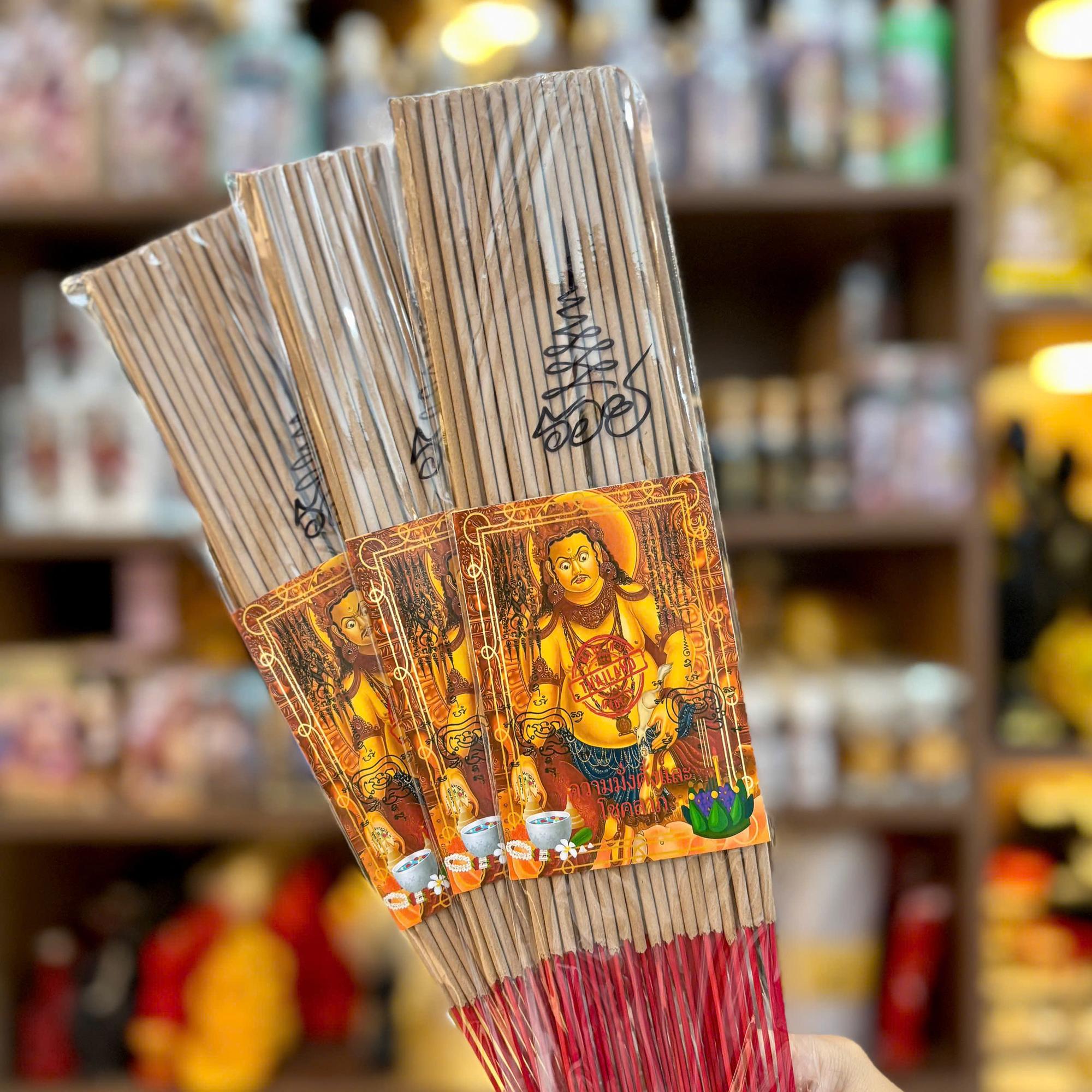 NHANG HOÀNG THẦN TÀI NÂU-duoc-ban-tai-Chili Amulet Tâm Linh Thái Lan