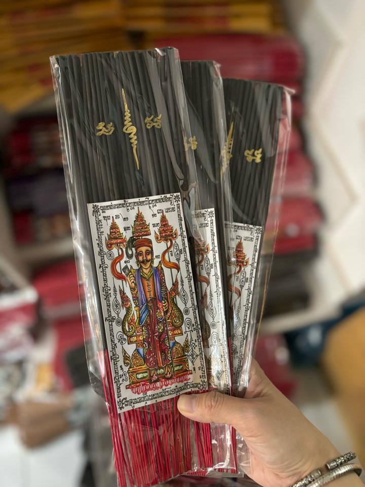NHANG ÔNG TÀ ĐEN-duoc-ban-tai-Chili Amulet Tâm Linh Thái Lan