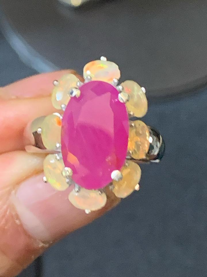 Nhẫn ruby Hồng lục yên  viền Opal -duoc-ban-tai-💎 T&T JEWELS 💎