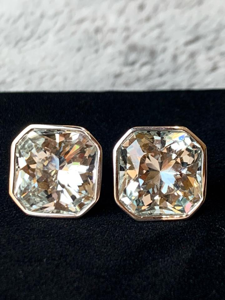 Hoa tai Topaz trắng giác Radiant -duoc-ban-tai-T&T JEWELS 💍