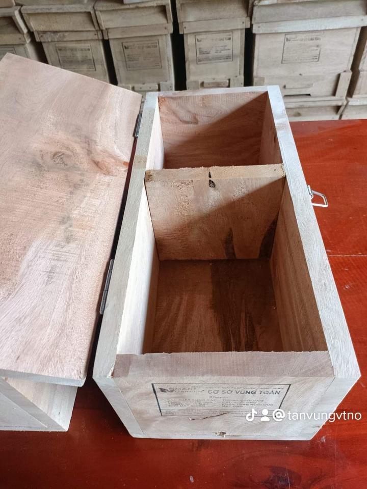 Thùng ong Dú gỗ dầu U 03-duoc-ban-tai-VẬT TƯ NUÔI ONG VỮNG TOÀN