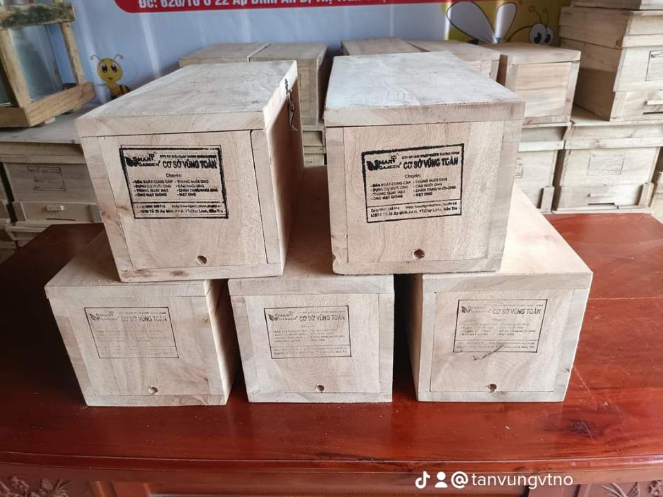 Thùng ong Dú gỗ dầu U 03-duoc-ban-tai-VẬT TƯ NUÔI ONG VỮNG TOÀN