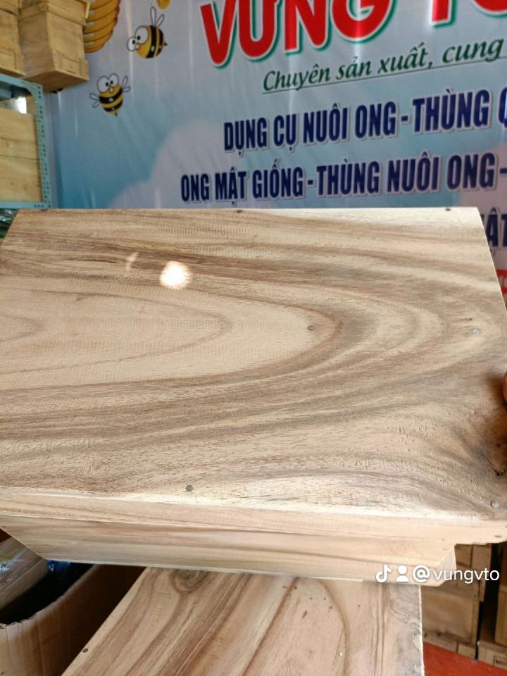 Thùng ong nội gỗ Me Tây -duoc-ban-tai-VẬT TƯ NUÔI ONG VỮNG TOÀN
